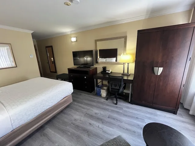 غرفة قياسية بسرير كينج، Quality Inn Saint-Jean-sur-Richelieu 2/10