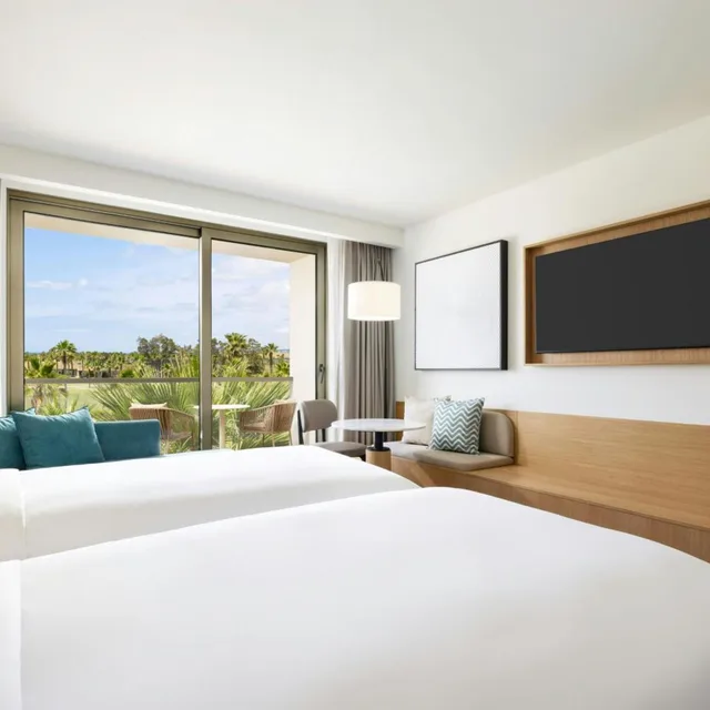 غرفة عائلية بسرير مزدوج بإطلالة على المسبح، Algarve Marriott Salgados Golf Resort & Conference Center 1/10
