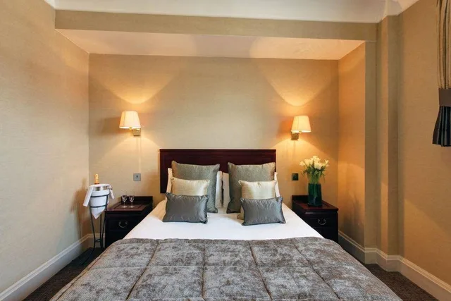 Superior, Single, Strathmore Hotel - Gem Hotel 1/9