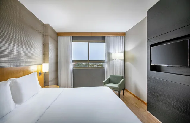 غرفة قياسية بسرير كينج وسرير كوين، Brasil 21 Suites Affiliated by Melia 4/10