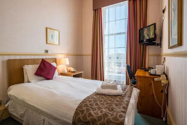 غرفة مفردة بإطلالة على البحر، Hotel Prince Regent 2/3