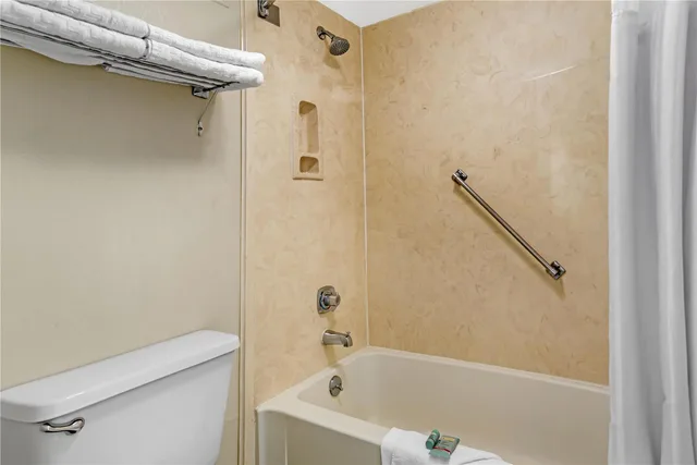 غرفة بسريرين كوين، Best Western Airport Inn 4/4