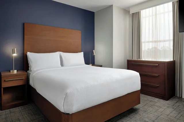 جناح بسرير كينج بغرفة نوم واحدة مع أريكة، Residence Inn By Marriott Atlanta Midtown 17th Street 1/7