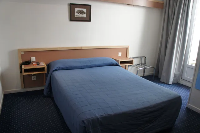 غرفة مفردة، Edgar Quinet Hotel 4/7