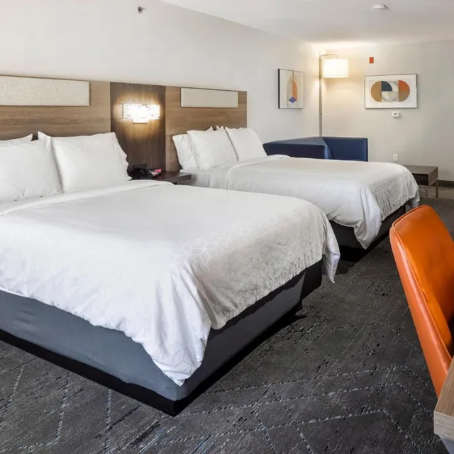 جناح لذوي الإعاقة، Holiday Inn Express Hotel And Suites Festus South St Louis 3/5