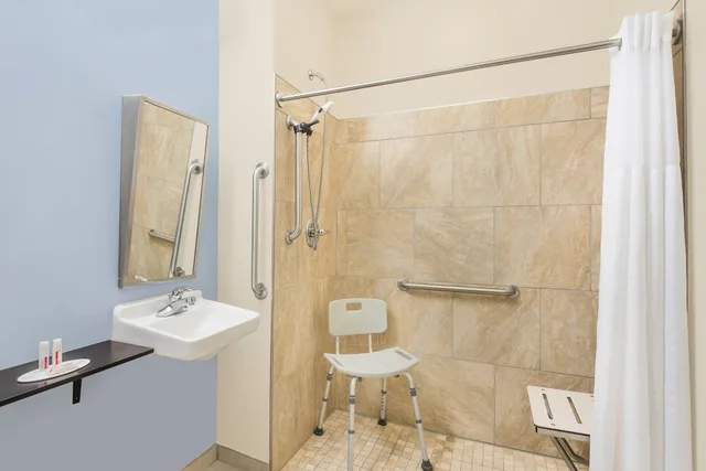 جناح بسرير كوين لذوي الإعاقة، Microtel Inn & Suites By Wyndham Waynesburg 10/10