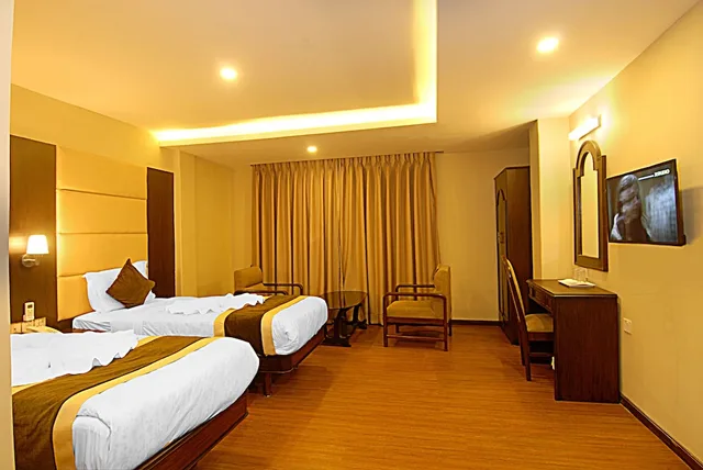 غرفة عائلية بسرير مزدوج وسرير فردي، Kathmandu Grand Hotel 1/4
