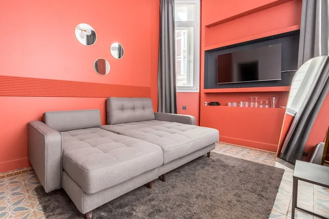 Charles, Deluxe, Suite, King Bed, Sofa، Villa Hotel Gounod 1/7