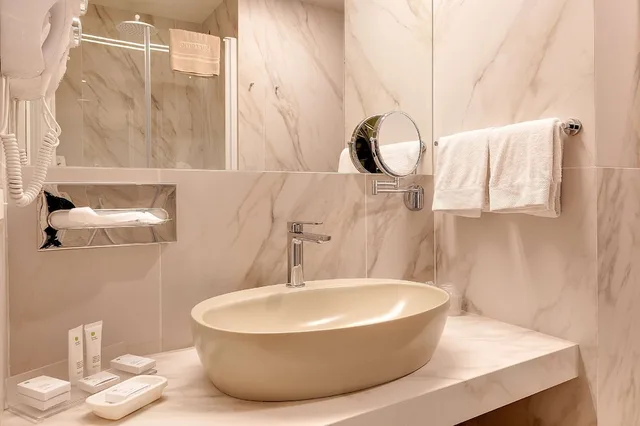 جناح بسرير كينج بمنطقة جلوس بحوض جاكوزي، Best Western Hotel Nazionale 4/5