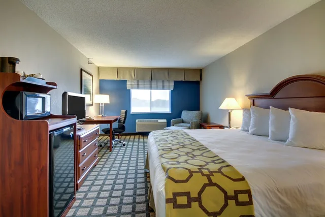غرفة بسرير كينج، Galesburg Inn and Suites 1/5