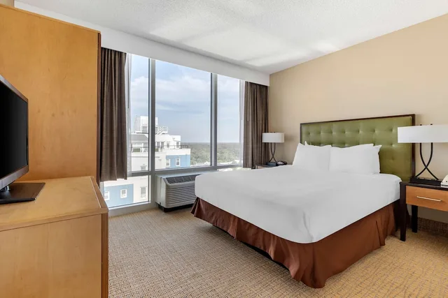جناح بسرير كوين بإطلالة على المدينة بغرفة نوم واحدة لذوي الإعاقة، Hilton Vacation Club Ocean Beach Club Virginia Beach 2/7