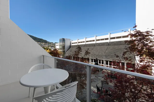 غرفة قياسية بسريرين كوين بشرفة، Crowne Plaza Hotel Queenstown 7/7