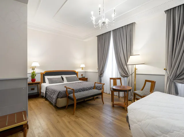 جناح جونيور ثلاثي، Strozzi Palace Hotel 1/1