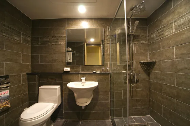 غرفة بسرير مزدوج وسرير فردي بشرفة، Benikea I Jin Hotel 3/3