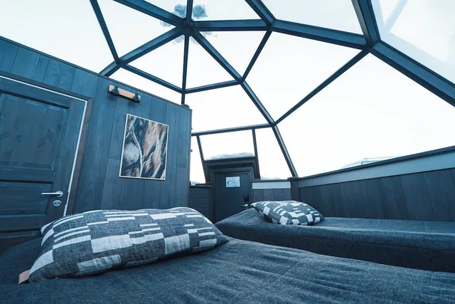 Glass Igloo, Twin Beds، Arctic Snow 2/4