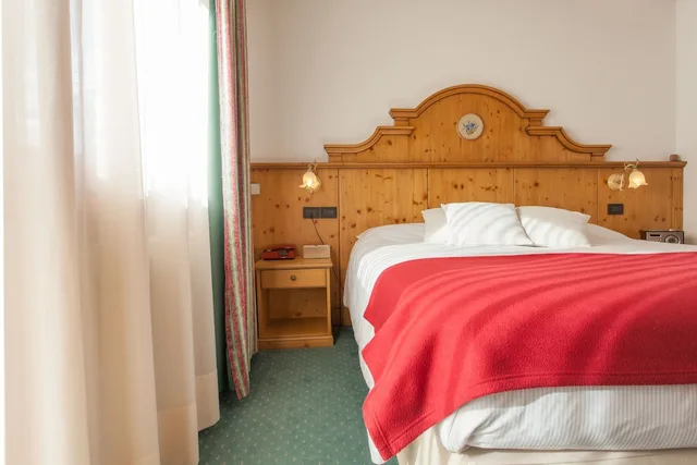Deluxe, King Bed, La Vallee Blanche Hotel 4/10