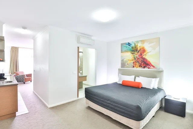شقة بسرير كينج بغرفة نوم واحدة، Indulge Apartments Ontario 1/3