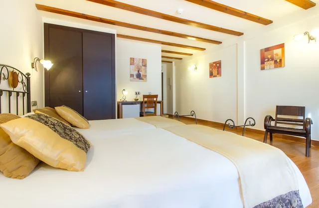 غرفة تقليدية بسريرين منفصلين بشرفة، Hotel Tossal d'Altea 5/8