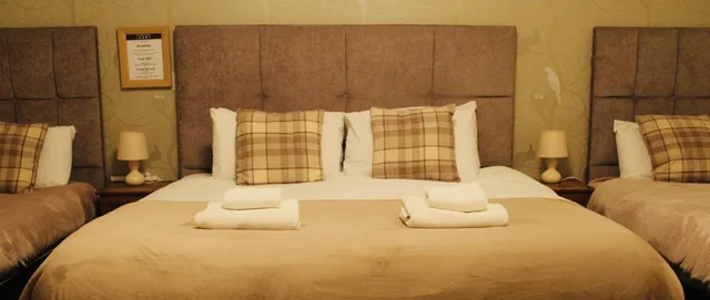 Whitethorn, Suite, King and Twin Beds، Ham And Cheese Country Inn 1/4