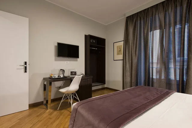 غرفة قياسية بسرير كينج، Vittoriano Suite 3/5