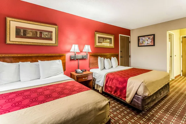 غرفة بسريرين كوين، Econo Lodge Shelbyville KY 2/4