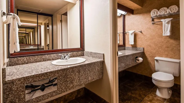 غرفة بسرير كوين، Best Western Plus Humboldt House Inn 3/5