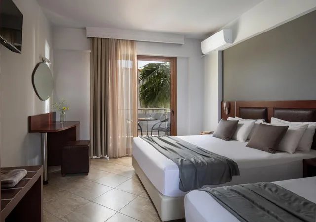 Room, Triple, Pool View, Simeon Hotel 3/8
