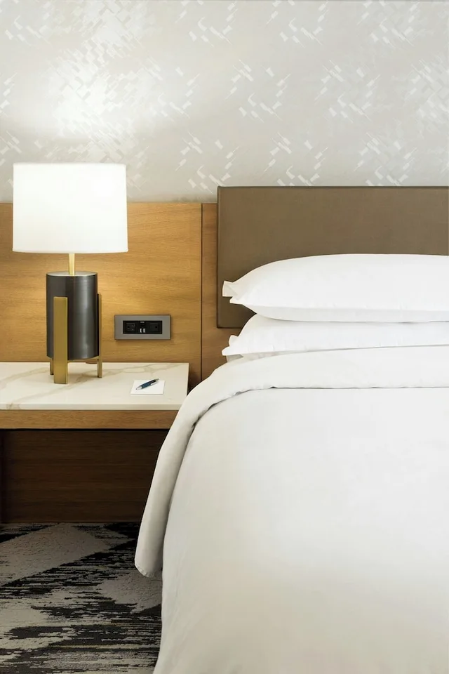 غرفة بسرير كينج لذوي الإعاقة، Sheraton Cerritos Hotel 3/7
