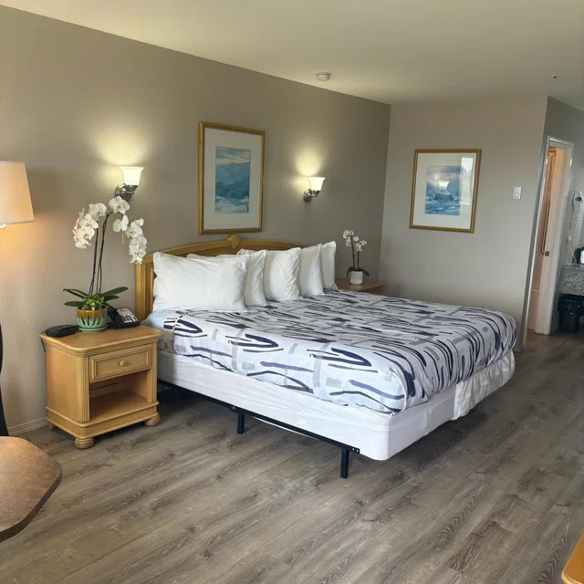 غرفة بسرير كينج، Bayview Inn 1/2