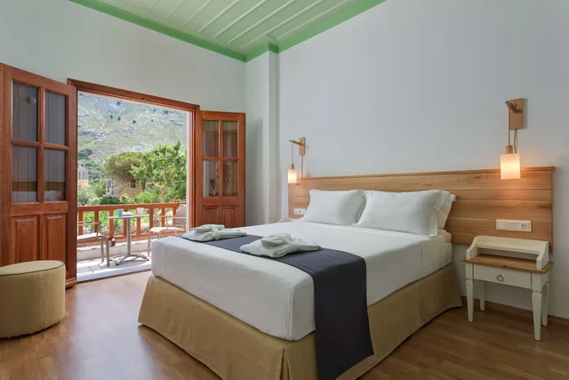 شقة سوبيريور بسرير كينج بإطلالة على البحر بشرفة، A Symi Residences 1/1