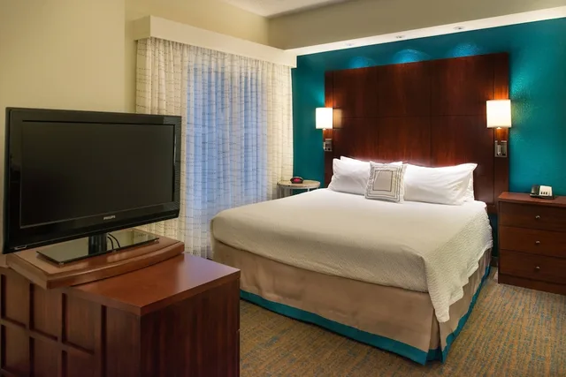 استوديو بسرير كينج مع أريكة، Residence Inn Gainesville I-75 3/10