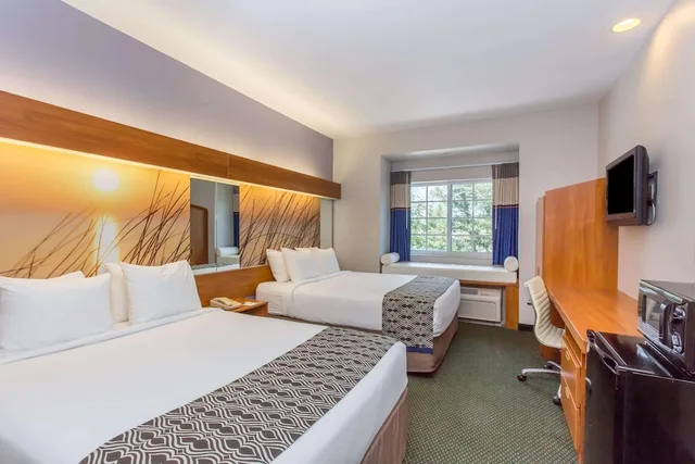 Room, 2 Queen Beds, Accessible, Red Roof Inn Port Charlotte - Punta Gorda 1/2