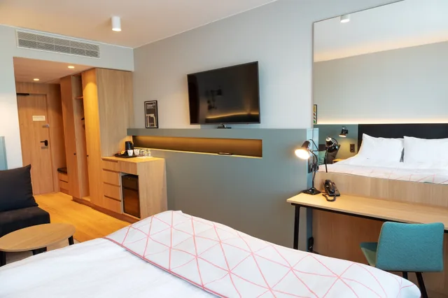 Standard, Queen Bed, Chair Bed، Holiday Inn Helsinki Expo Ex Holiday Inn Helsinki Exhibition Convention Centre 16/18
