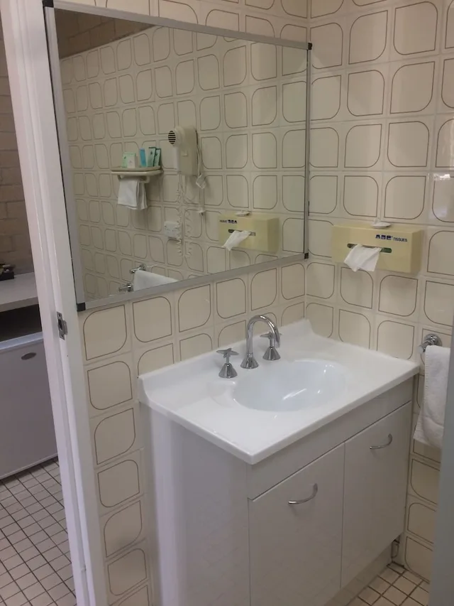 غرفة قياسية بسرير كوين، Alexander Motor Inn Moree 1/2