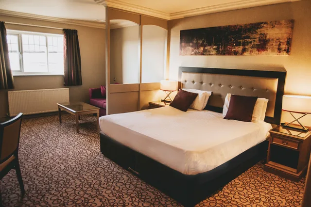 جناح جونيور كلاسيكي بسرير كينج، Sketchley Grange Hotel Spa 2/4