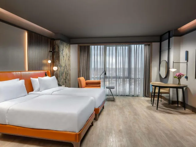 Superior, Twin Beds, City Side، Movenpick Hotel Istanbul Marmara Sea 2/5
