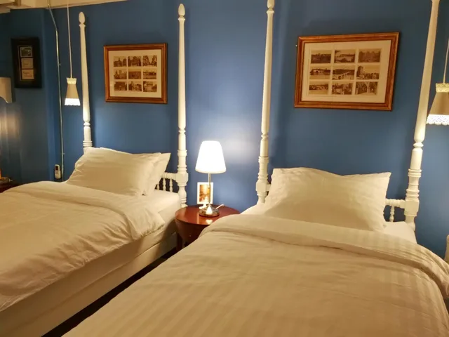 غرفة تُحدَّد عند الوصول، Bed In Town 1/1