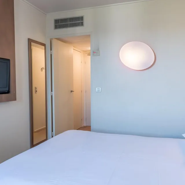 Next Generation, Double Bed, CAMPANILE NOGENT SUR MARNE 3/10