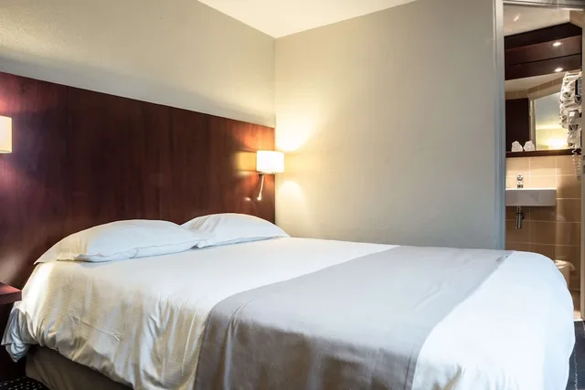 غرفة قياسية بسرير مزدوج وسرير فردي، Kyriad Saint Malo Ouest Dinard 2/7