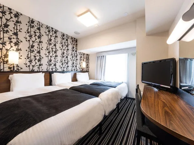 غرفة بثلاثة أسرّة مع سرير إضافي، APA Hotel & Resort Tokyo Bay Shiomi 2/2