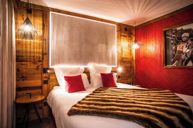 غرفة بريميوم بسرير كوين وسريرين فرديين، Hotel Village Montana 1/5