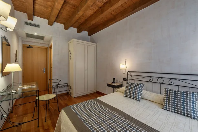 غرفة سوبيريور بسرير كينج، Hotel Marco Polo 1/2