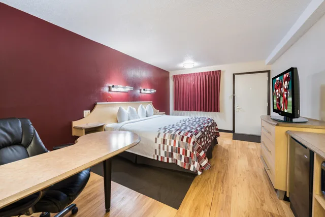 غرفة سوبيريور بسرير كينج، Red Roof Inn Columbus - Grove City 3/5