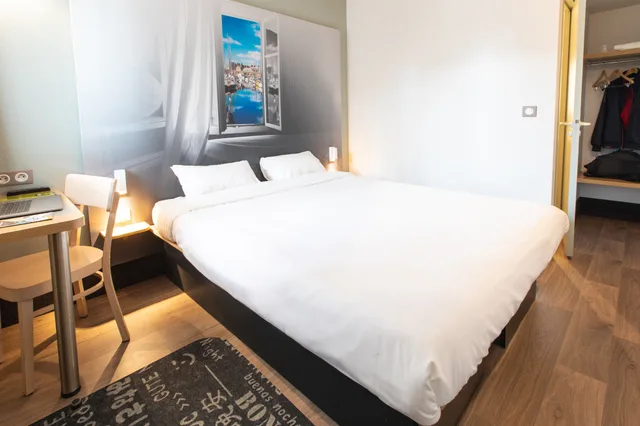 Standard, Double Bed, B&B Hotel Saint Malo Centre 1/2