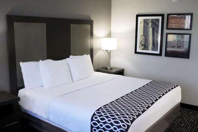 جناح استوديو بسرير كينج بإطلالة على المدينة، La Quinta Inn and Suites by Wyndham Indianapolis Downtown 1/1