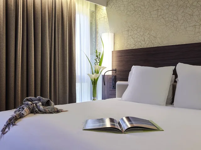 غرفة سوبيريور بسرير فردي، Mercure Paris Arc de Triomphe Etoile 2/5