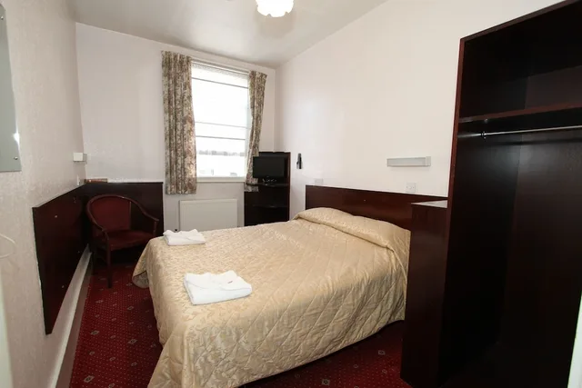 غرفة بسرير مزدوج، Ridgemount Hotel 2/4