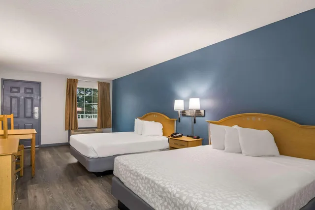 غرفة بسريرين كوين، Econo Lodge Branson Theater District 2/8
