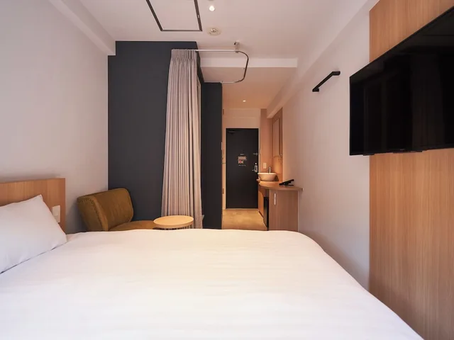 غرفة بسرير كوين للمدخنين، R's Forest Inn 1/4