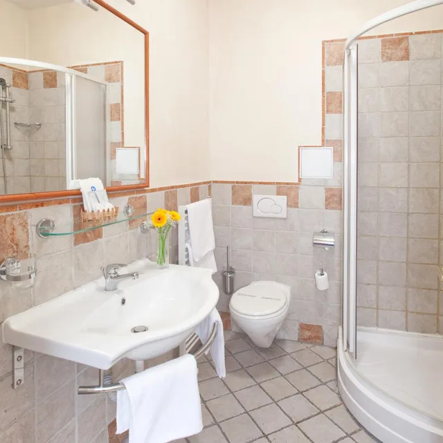 غرفة ثلاثية، Hotel Tivoli 7/10
